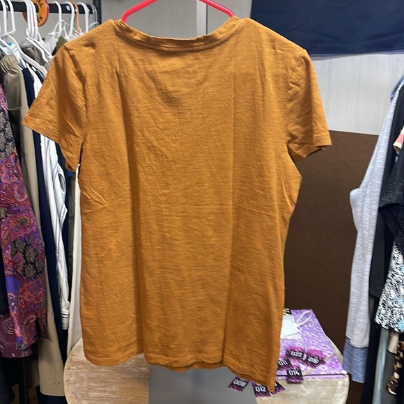 NWT Universal Thread Top - Picture 3 of 4